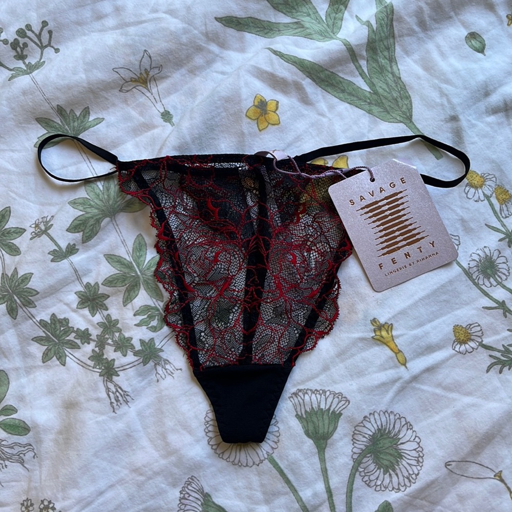 Savage X Fenty NWT embroidered lace g-string
